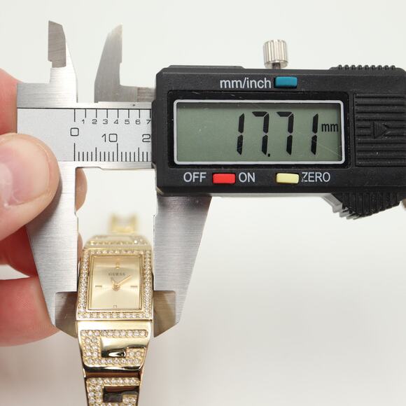 Guess Womens Gold Tone Gem Pave 18mm Rectangle Watch Jewel Bracelet New Battery - Picture 2 of 12